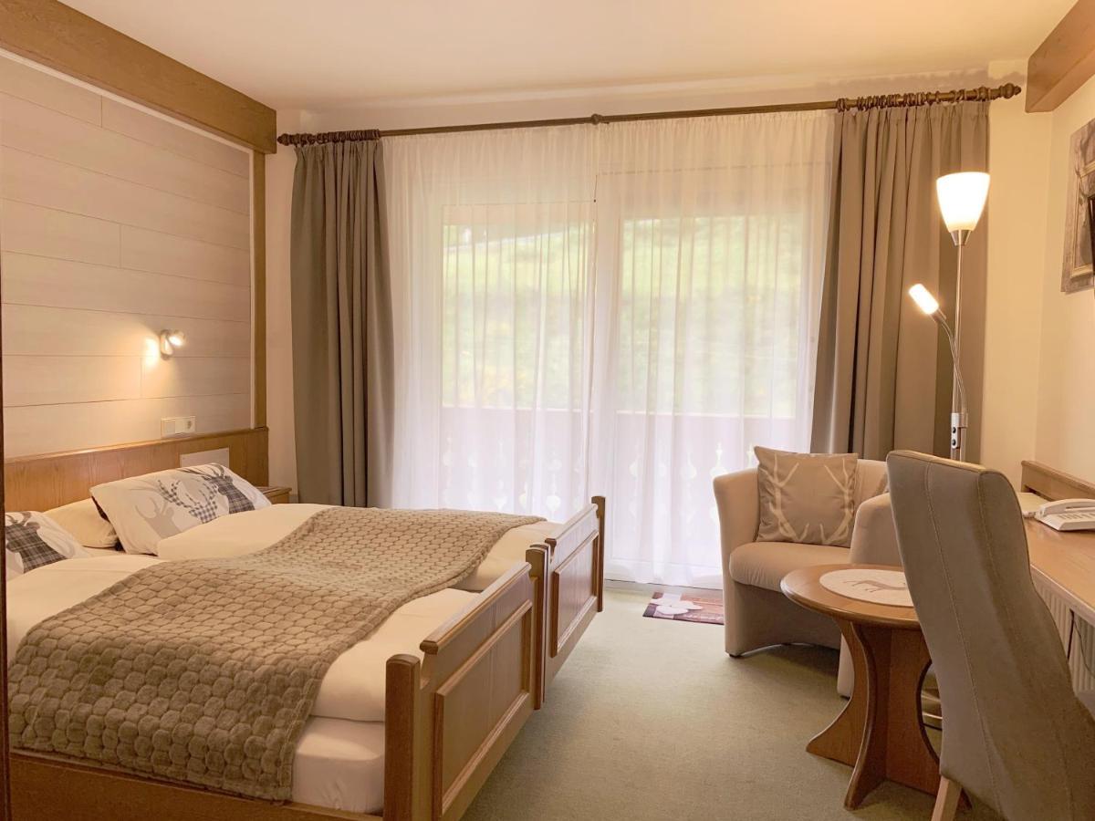 Landhotel Untere Kapfenhardter Muehle Unterreichenbach Exteriör bild