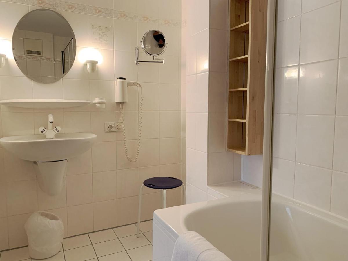 Landhotel Untere Kapfenhardter Muehle Unterreichenbach Exteriör bild