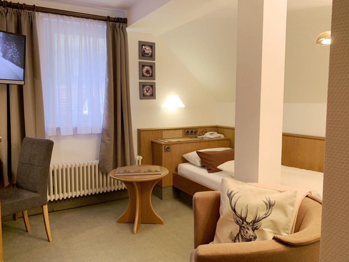 Landhotel Untere Kapfenhardter Muehle Unterreichenbach Exteriör bild