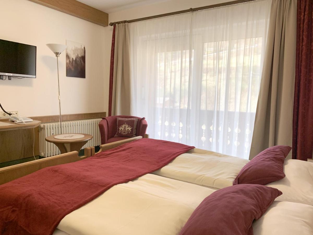 Landhotel Untere Kapfenhardter Muehle Unterreichenbach Exteriör bild