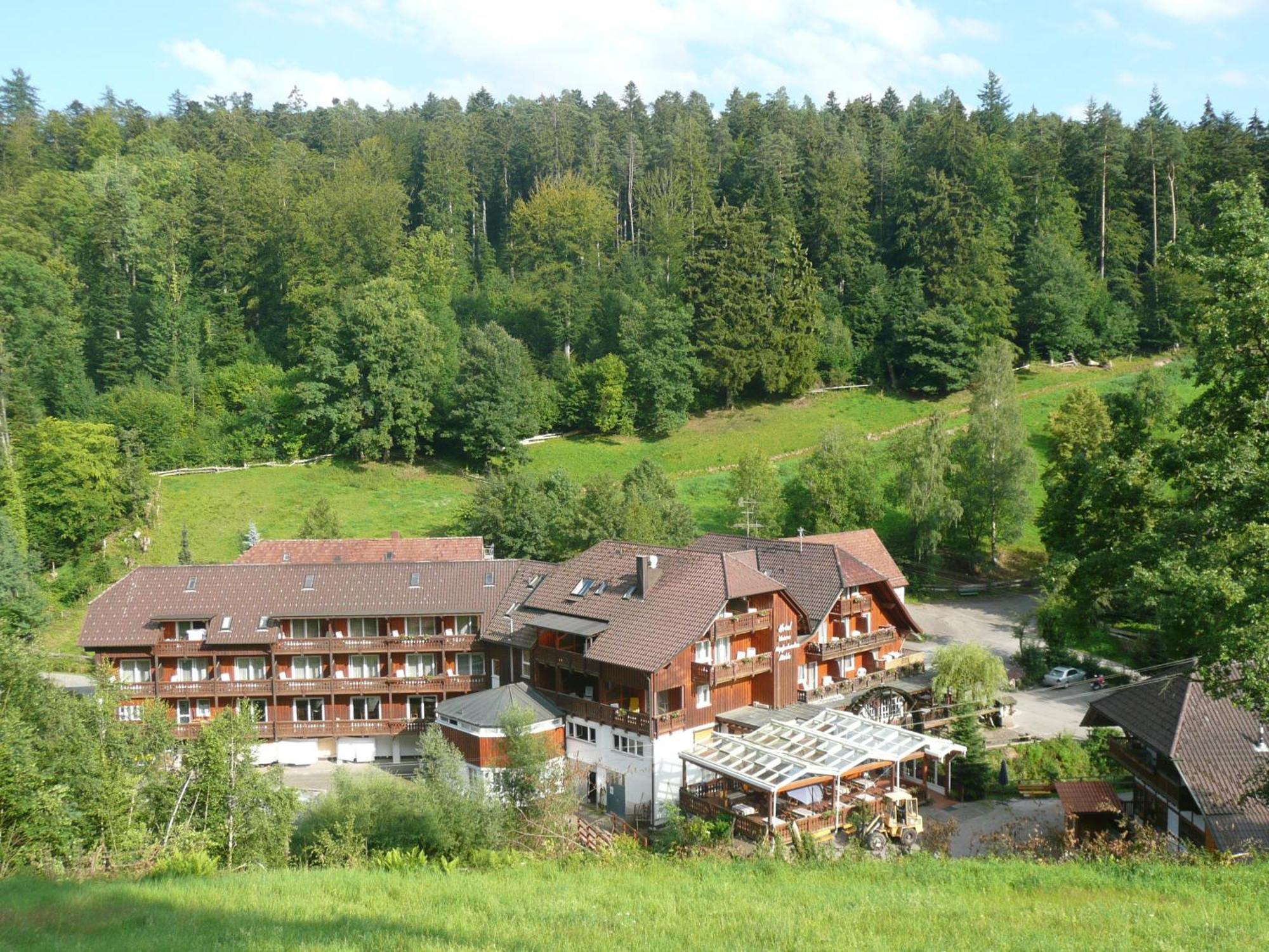 Landhotel Untere Kapfenhardter Muehle Unterreichenbach Exteriör bild